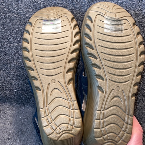 NWOT Ladies Skechers Sandal Never Worn Size 6 W - Picture 6 of 10